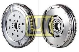 VOLANT.M TOYOTA AURIS , AVENSIS, COROLLA RAV4 2.2 D-4D=FDT-902